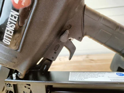 4PRO FN34100 - Juostinė viniakalė (50 - 100 mm) (34 °)